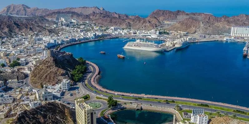 عُمان تستعيد طاقتها لتصدير النفط بعد هجوم بمسيّرة على «ميناء الفحل»